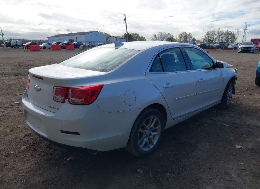 Photo 4 of 2015 Chevrolet Malibu 1LT (VIN 1G11C5SL0FF148177)