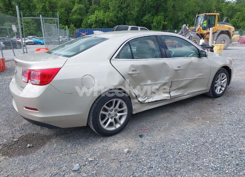 Photo 4 of 2015 Chevrolet Malibu 1LT (VIN 1G11C5SL0FF176612)