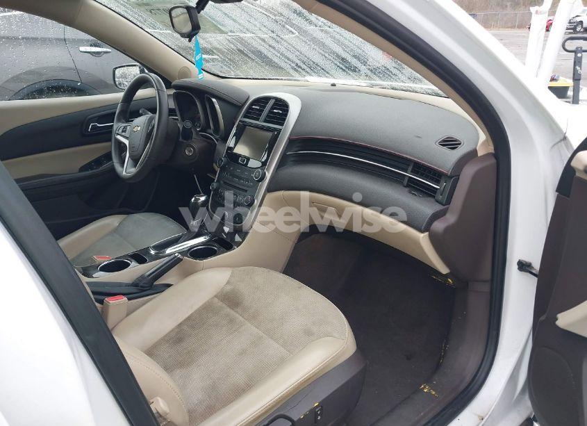 Photo 5 of 2015 Chevrolet Malibu 1LT (VIN 1G11C5SL0FF190400)