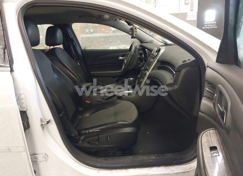 Photo 5 of 2015 Chevrolet Malibu 1LT (VIN 1G11C5SL0FF197492)