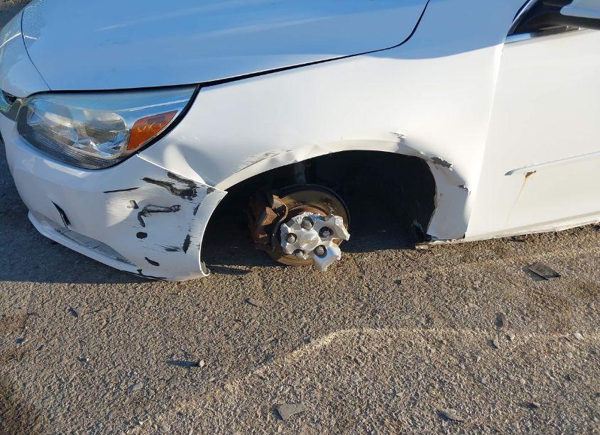 Photo 6 of 2015 Chevrolet Malibu 1LT (VIN 1G11C5SL0FF200696)