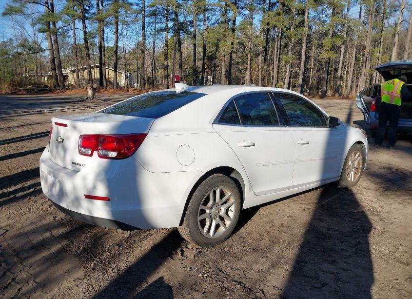 Photo 4 of 2015 Chevrolet Malibu 1LT (VIN 1G11C5SL0FF209558)