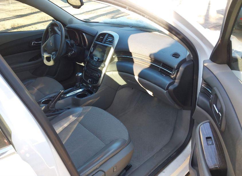 Photo 5 of 2015 Chevrolet Malibu 1LT (VIN 1G11C5SL0FF209558)