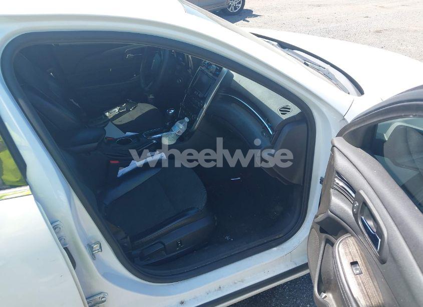 Photo 5 of 2015 Chevrolet Malibu 1LT (VIN 1G11C5SL0FF218924)