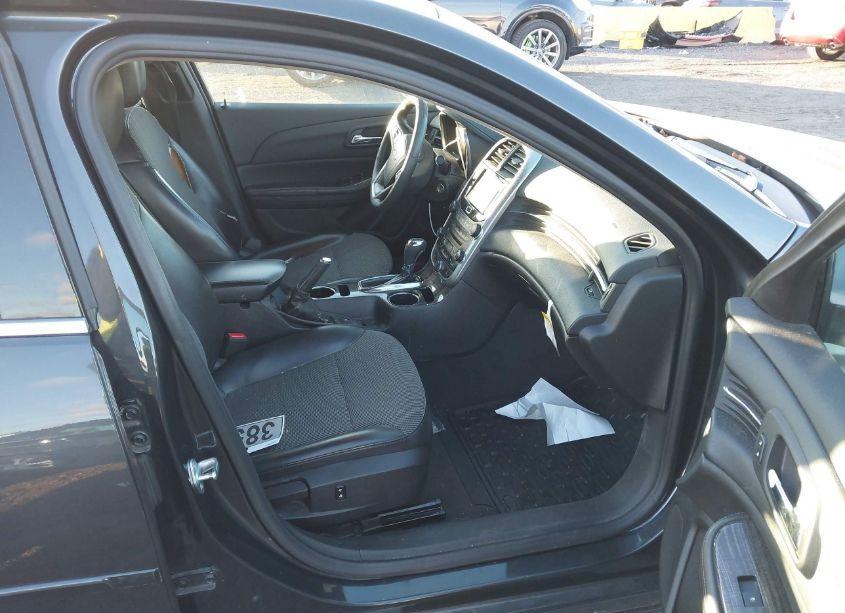 Photo 4 of 2015 Chevrolet Malibu 1LT (VIN 1G11C5SL0FF286396)