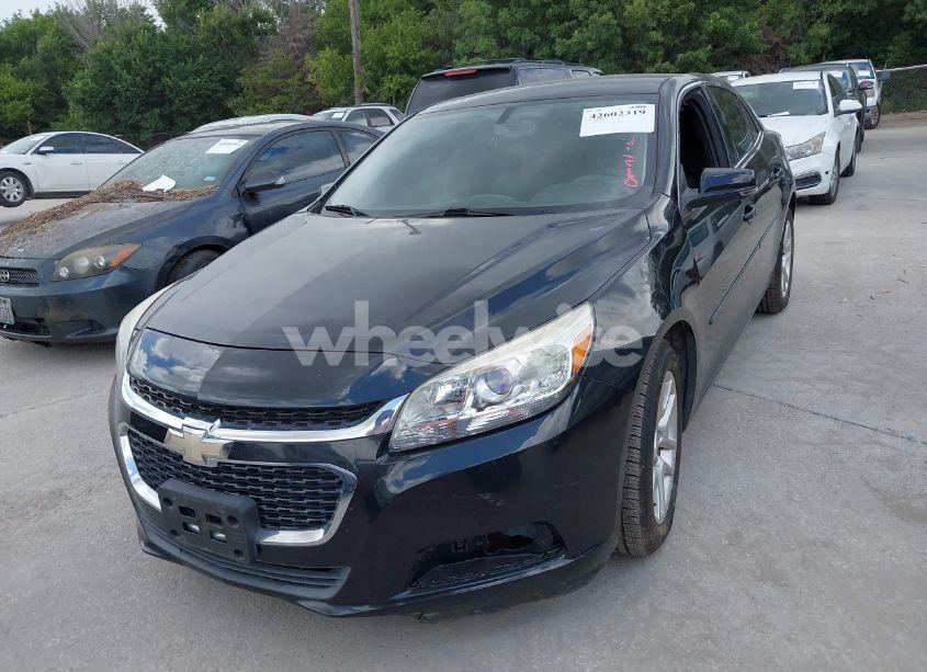 Photo 2 of 2015 Chevrolet Malibu 1LT (VIN 1G11C5SL0FF305495)