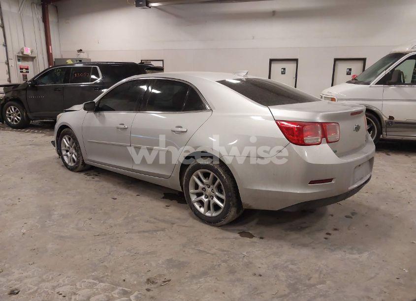 Photo 3 of 2015 Chevrolet Malibu 1LT (VIN 1G11C5SL0FF351618)