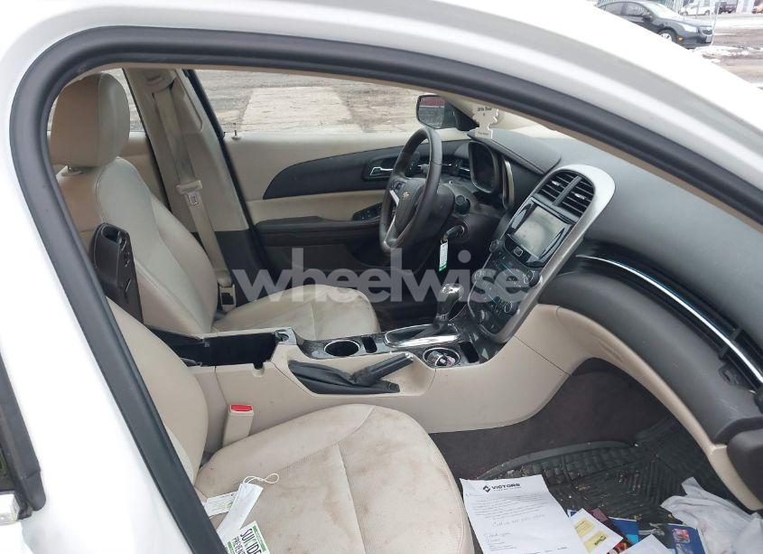 Photo 5 of 2015 Chevrolet Malibu 1LT (VIN 1G11C5SL0FU100674)