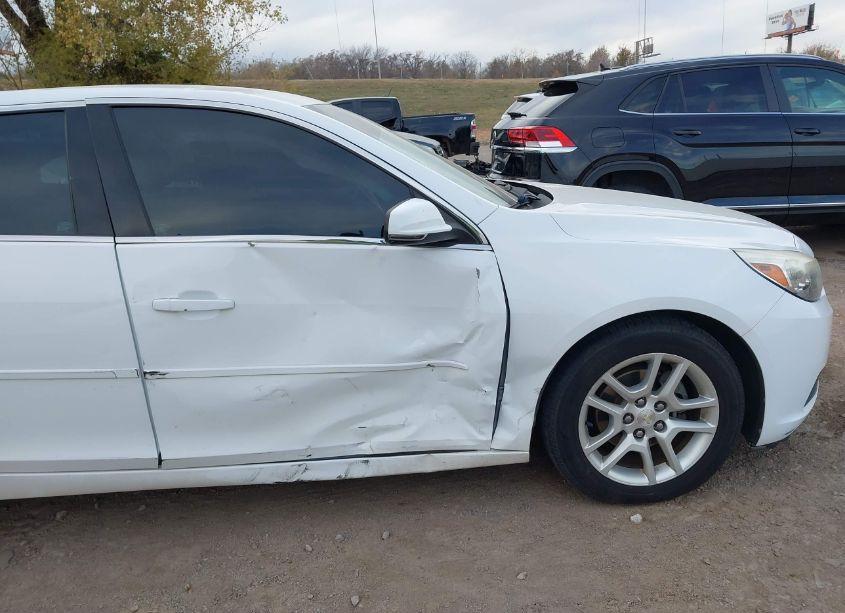 Photo 6 of 2015 Chevrolet Malibu 1LT (VIN 1G11C5SL0FU128460)