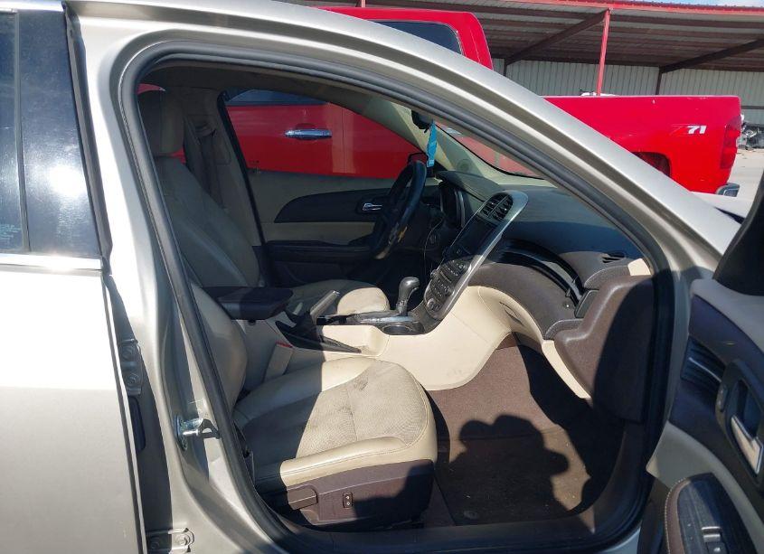 Photo 5 of 2014 Chevrolet Malibu 1LT (VIN 1G11C5SL1EF262865)