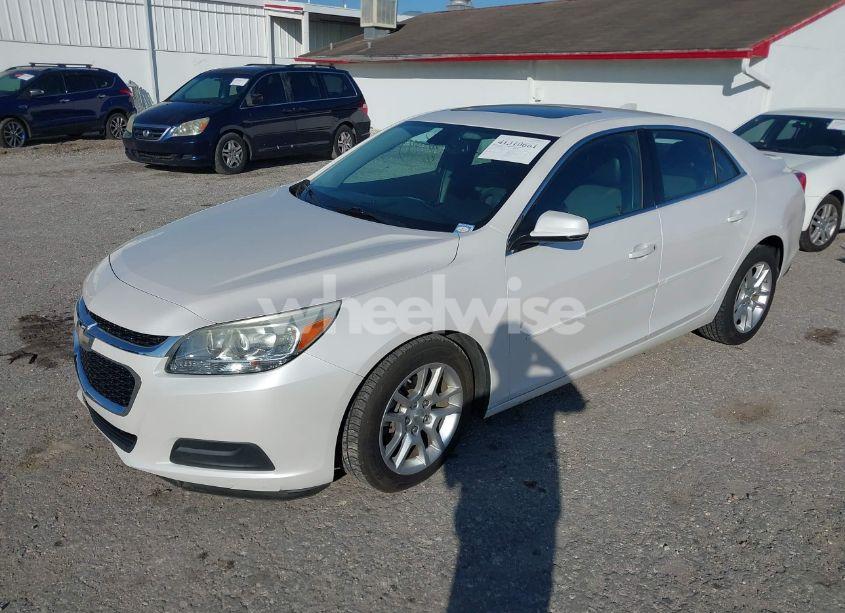 Photo 2 of 2015 Chevrolet Malibu (VIN 1G11C5SL1FF134840)