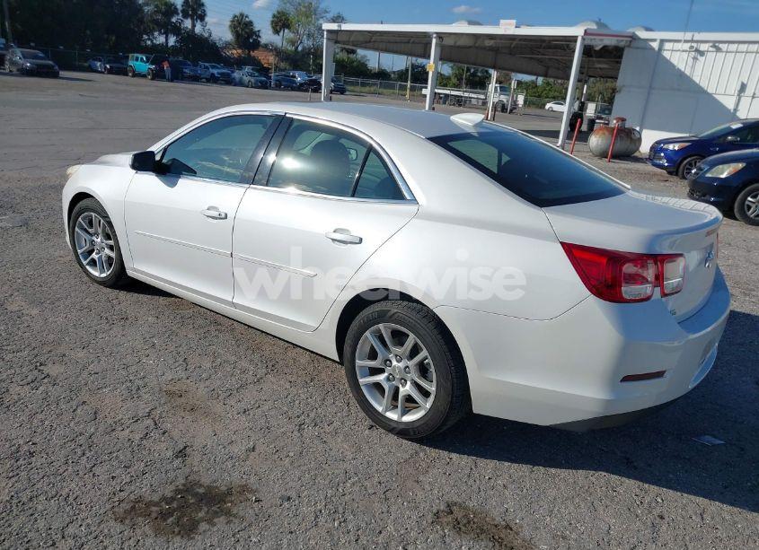 Photo 3 of 2015 Chevrolet Malibu (VIN 1G11C5SL1FF134840)