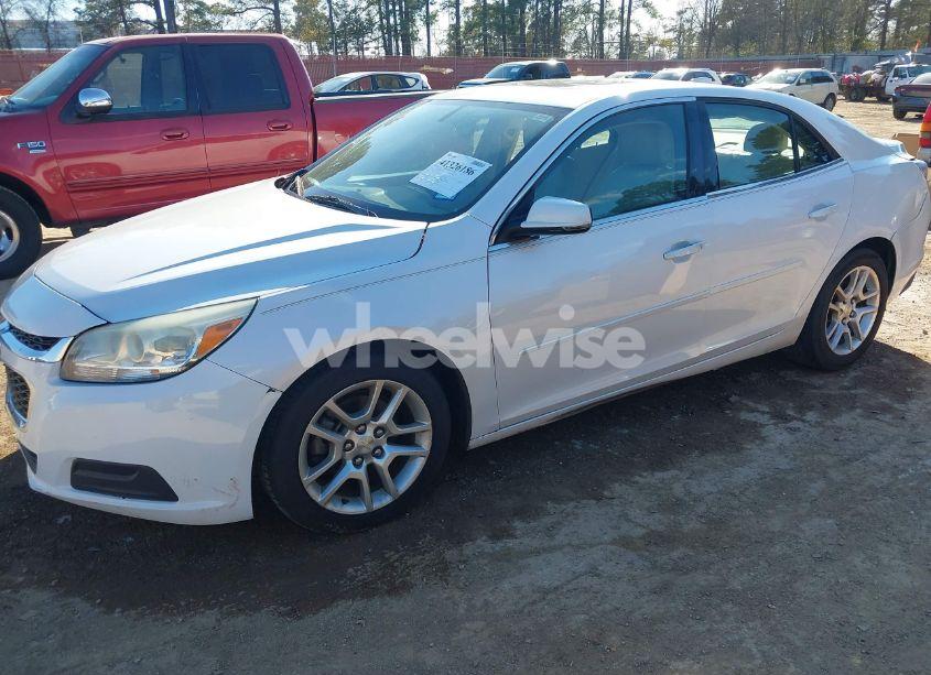 Photo 2 of 2015 Chevrolet Malibu 1LT (VIN 1G11C5SL1FF148155)