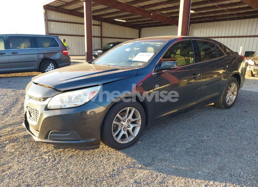 Photo 2 of 2015 Chevrolet Malibu 1LT (VIN 1G11C5SL1FF196769)