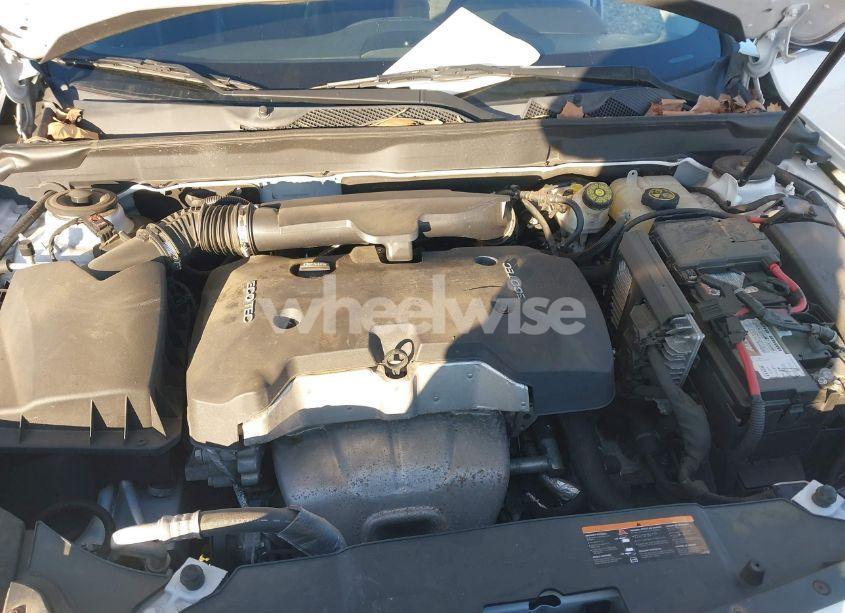 Photo 10 of 2015 Chevrolet Malibu 1LT (VIN 1G11C5SL1FF230984)