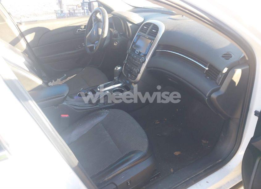 Photo 5 of 2015 Chevrolet Malibu 1LT (VIN 1G11C5SL1FF230984)