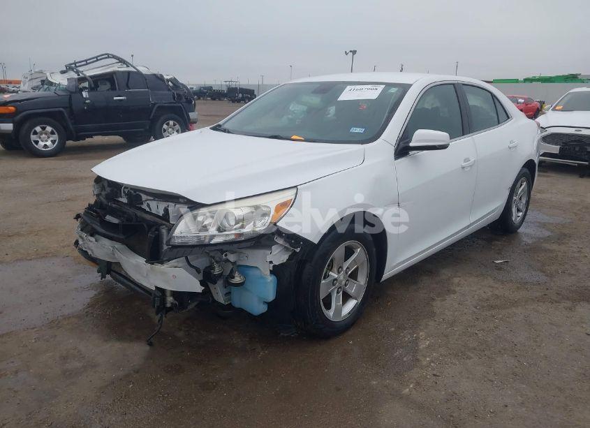 Photo 2 of 2015 Chevrolet Malibu 1LT (VIN 1G11C5SL1FF285757)