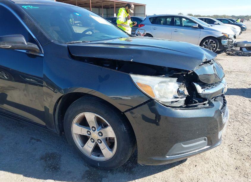 Photo 6 of 2015 Chevrolet Malibu 1LT (VIN 1G11C5SL1FF334780)