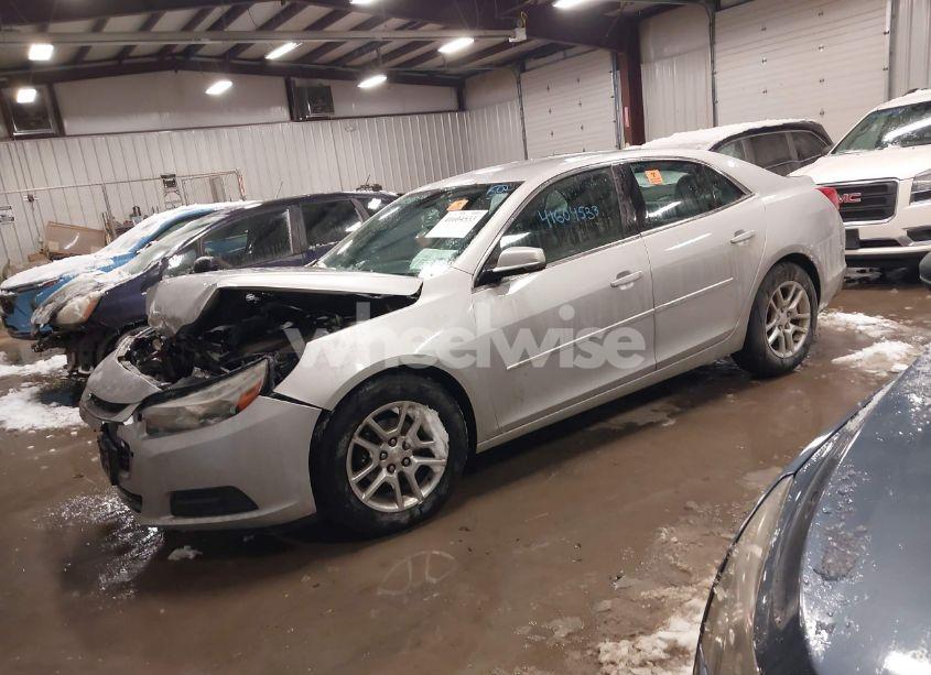 Photo 2 of 2015 Chevrolet Malibu 1LT (VIN 1G11C5SL1FF351501)