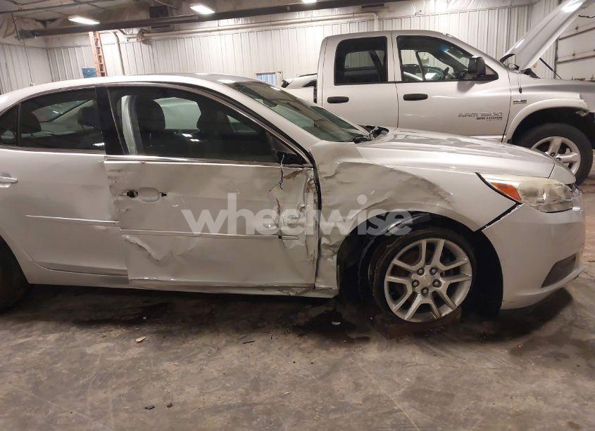 Photo 6 of 2014 Chevrolet Malibu 1LT (VIN 1G11C5SL2EF301222)