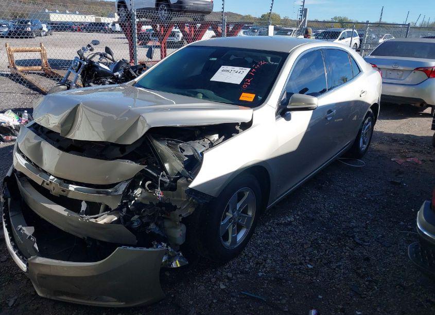 Photo 2 of 2015 Chevrolet Malibu 1LT (VIN 1G11C5SL2FF107081)