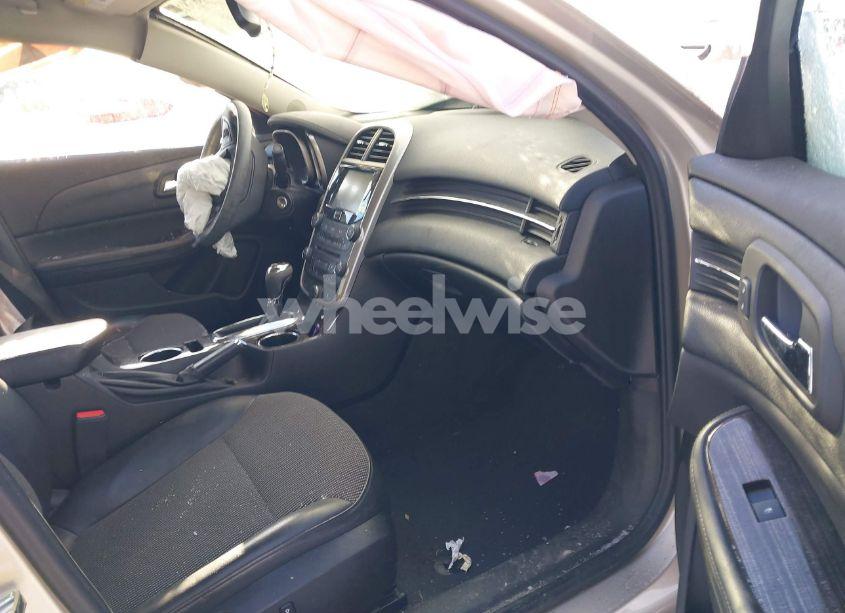 Photo 5 of 2015 Chevrolet Malibu 1LT (VIN 1G11C5SL2FF115536)
