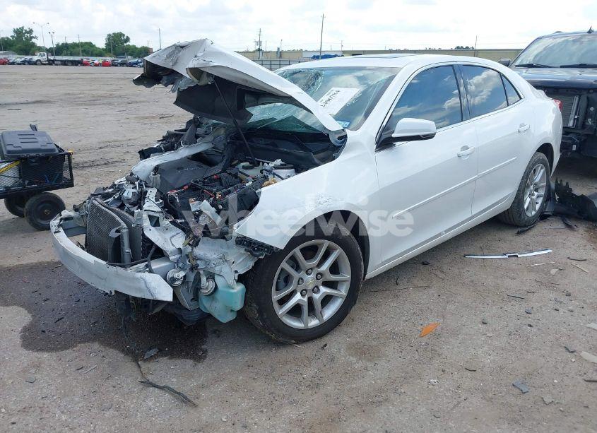 Photo 2 of 2015 Chevrolet Malibu 1LT (VIN 1G11C5SL2FF128562)