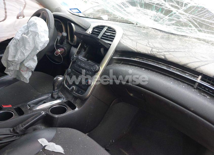 Photo 5 of 2015 Chevrolet Malibu 1LT (VIN 1G11C5SL2FF128562)