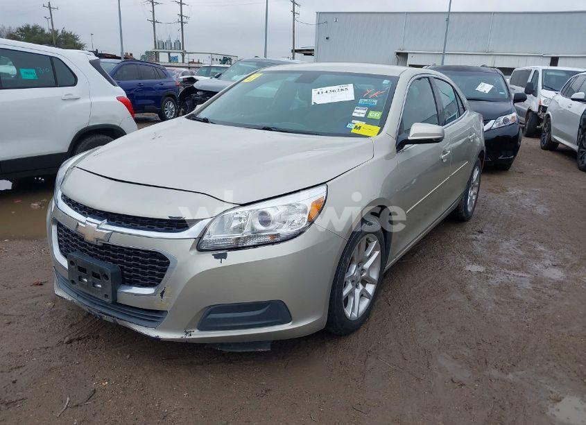 Photo 2 of 2015 Chevrolet Malibu 1LT (VIN 1G11C5SL2FF186610)