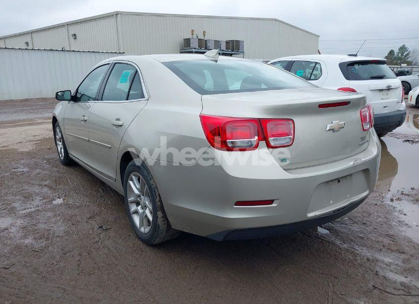 Photo 3 of 2015 Chevrolet Malibu 1LT (VIN 1G11C5SL2FF186610)