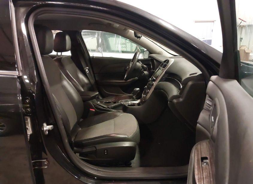 Photo 5 of 2015 Chevrolet Malibu 1LT (VIN 1G11C5SL2FF245803)