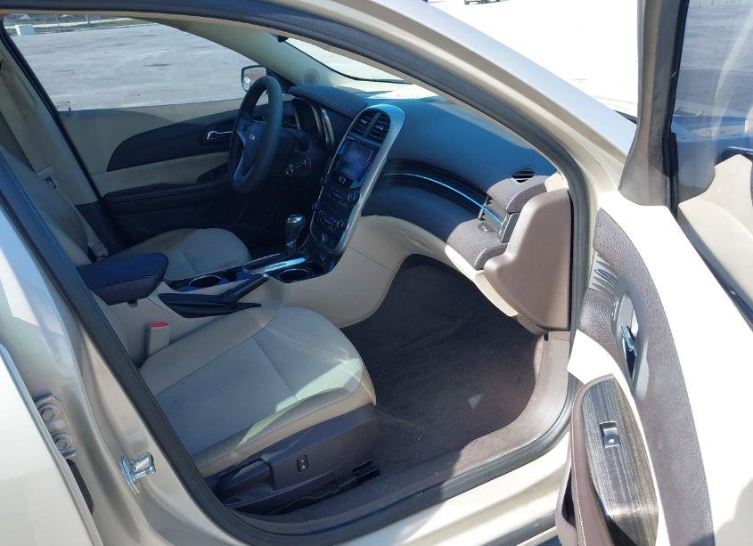 Photo 5 of 2015 Chevrolet Malibu 1LT (VIN 1G11C5SL2FF285847)