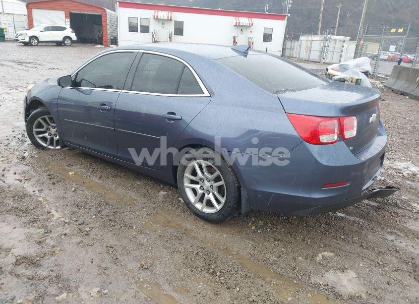 Photo 3 of 2015 Chevrolet Malibu 1LT (VIN 1G11C5SL2FF340930)