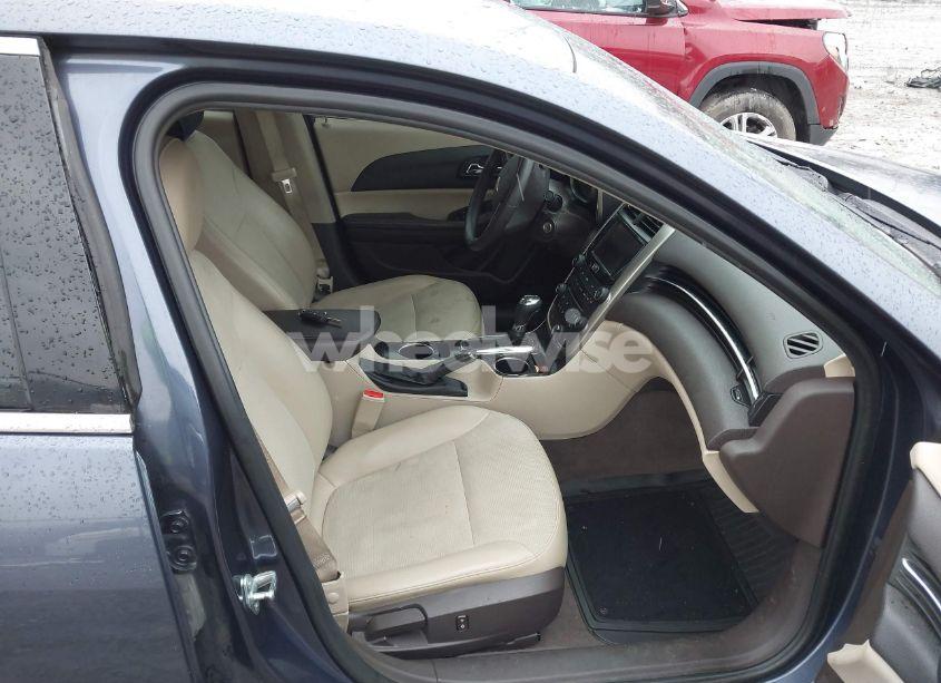 Photo 5 of 2015 Chevrolet Malibu 1LT (VIN 1G11C5SL2FF340930)