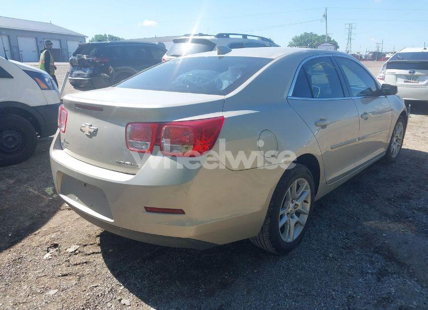 Photo 4 of 2015 Chevrolet Malibu 1LT (VIN 1G11C5SL2FF351006)