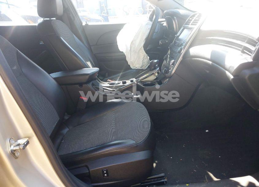 Photo 5 of 2015 Chevrolet Malibu 1LT (VIN 1G11C5SL2FF351006)