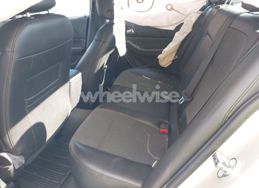 Photo 8 of 2015 Chevrolet Malibu 1LT (VIN 1G11C5SL2FF353810)