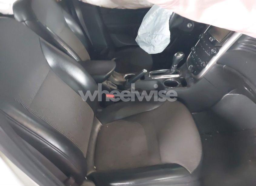 Photo 5 of 2014 Chevrolet Malibu 1LT (VIN 1G11C5SL3EF123644)