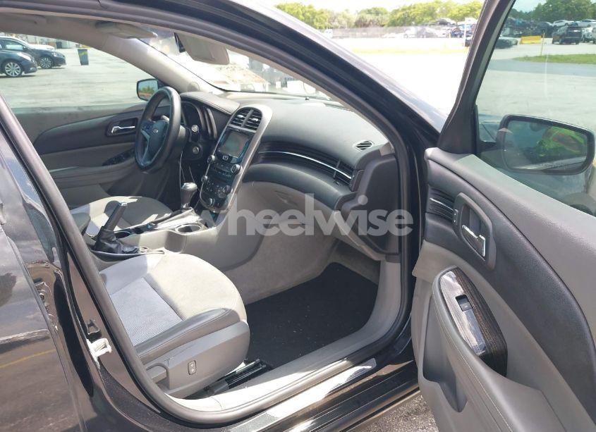 Photo 5 of 2014 Chevrolet Malibu 1LT (VIN 1G11C5SL3EF193306)