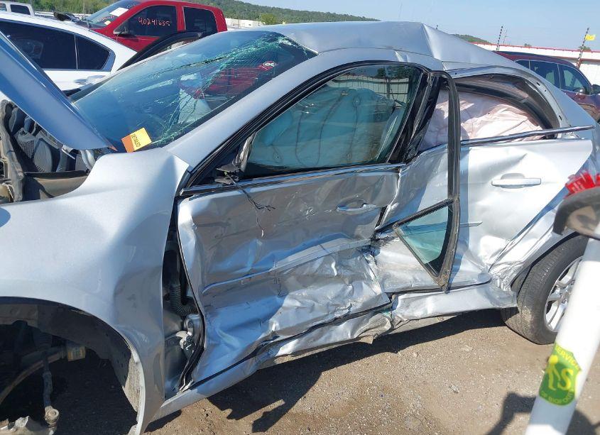Photo 6 of 2014 Chevrolet Malibu 1LT (VIN 1G11C5SL3EF198618)