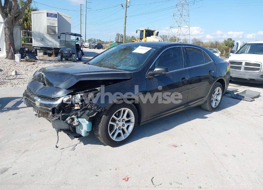 Photo 2 of 2015 Chevrolet Malibu 1LT (VIN 1G11C5SL3FF101144)