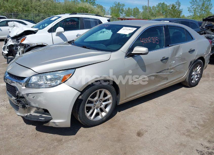 Photo 2 of 2015 Chevrolet Malibu 1LT (VIN 1G11C5SL3FF112371)