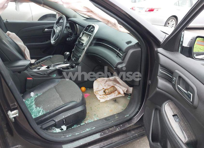 Photo 5 of 2015 Chevrolet Malibu 1LT (VIN 1G11C5SL3FF137870)