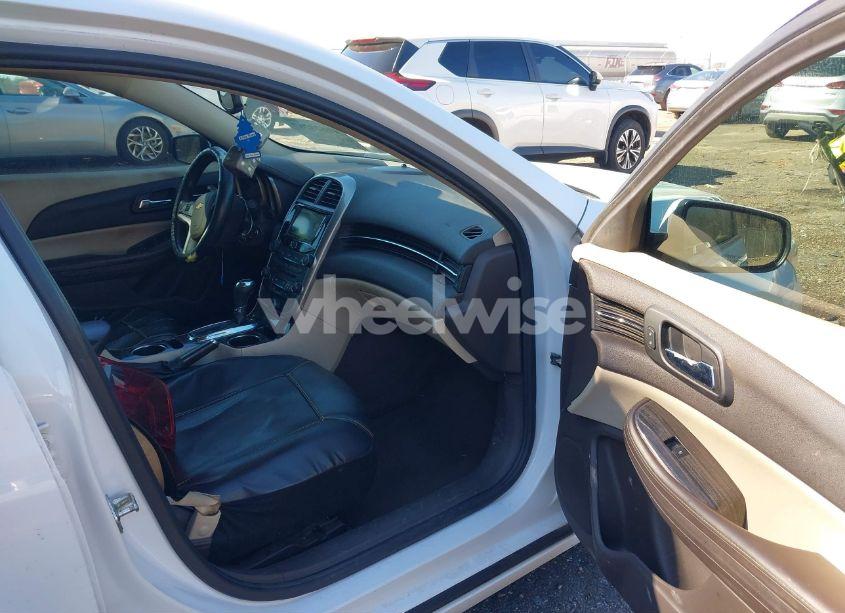 Photo 5 of 2015 Chevrolet Malibu 1LT (VIN 1G11C5SL3FF168875)