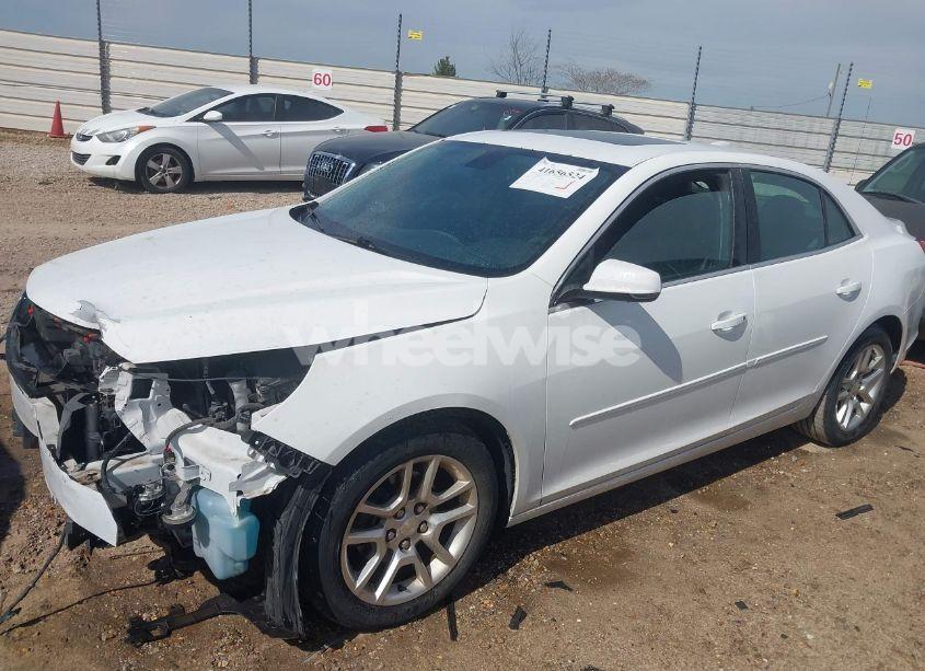 Photo 2 of 2015 Chevrolet Malibu 1LT (VIN 1G11C5SL3FF175177)