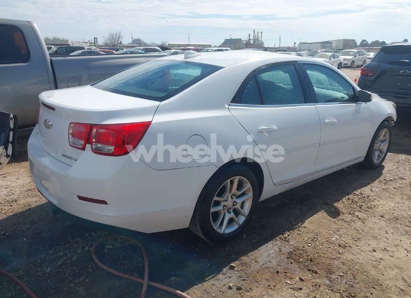 Photo 4 of 2015 Chevrolet Malibu 1LT (VIN 1G11C5SL3FF175177)