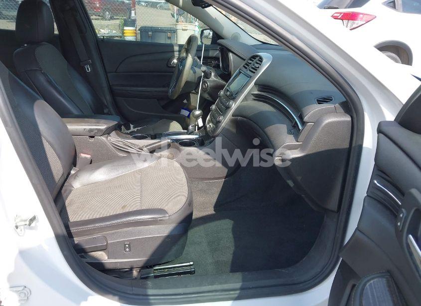 Photo 5 of 2015 Chevrolet Malibu 1LT (VIN 1G11C5SL3FF180010)