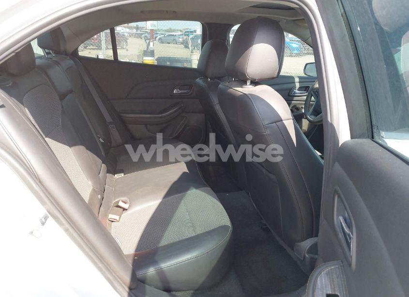 Photo 8 of 2015 Chevrolet Malibu 1LT (VIN 1G11C5SL3FF180010)