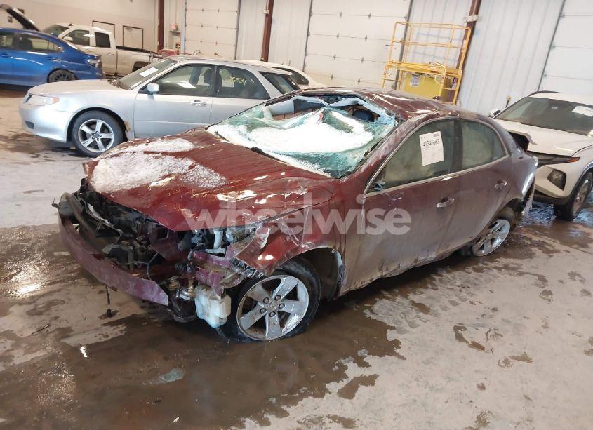 Photo 2 of 2015 Chevrolet Malibu 1LT (VIN 1G11C5SL3FF219646)