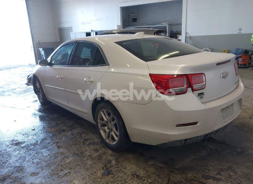 Photo 3 of 2015 Chevrolet Malibu 1LT (VIN 1G11C5SL3FF222837)